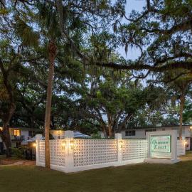 Queen's Court Inn – hotel w mieście Wyspa St. Simons
