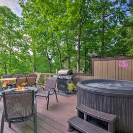 Osage Beach Home w/ Private Hot Tub: Near Lake!, hotel a Osage Beach