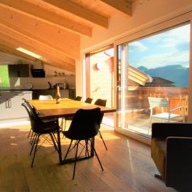Mountain Penthouse Top 8 & 9, hotel in Fügen