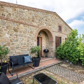 2 Bedroom Cozy Apartment In Castelmuzio, hotel v destinaci Castelmuzio