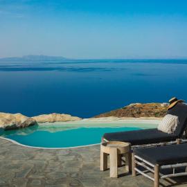 Makarias Traditional Luxury Villas، فندق في Ano Meria