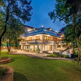 SaffronStays Windermere, Lonavala - luxury villa with heated pool, projector room and indoor games, hotel in Lonavala