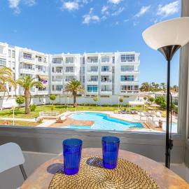 HORIZON VACATION HOME - Luxury Condo near Yumbo, hotel in San Bartolomé