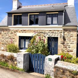 La petite maison du coin de Loguivy de la Mer, hotelli kohteessa Ploubazlanec