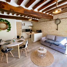 Le Confort Normand - Sur les quais & proxy plage - Chaleureux - Full équipé & netflix - Parking gratuit, hotel v destinácii Dieppe