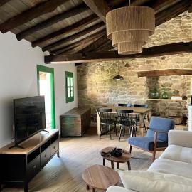A Parada House by Kev, hotel in Parada del Sil