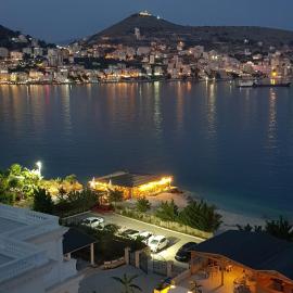 Limani Luxury Apartments Beachfront, hotel in Sarandë