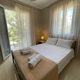 Apricus Apartments، فندق في Apolpaina