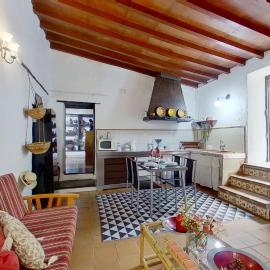 Charming 1-Bed House in La Laguna