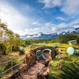 SaffronStays AsanjA Dragonfly - 3 BR India first earth sheltered home، فندق في Murbād
