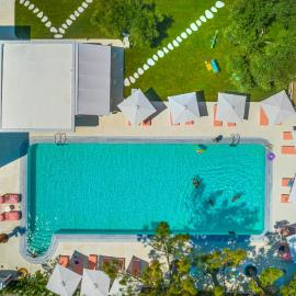 Cocoοns Suites & Villas Fourka, hotel sa Fourka