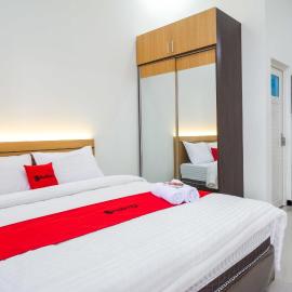 RedDoorz near Terminal Tirtonadi 2, hotel a Kadiporo