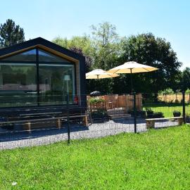 Luxus Ferien-Lodge Lurger-Fasching، فندق في Rohrbach An Der Gölsen