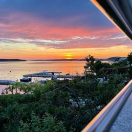 Villa Mali Apartments, hotel in Barbat na Rabu