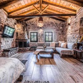Karyoupolis Lounge Cave House, hotelli kohteessa Gythio