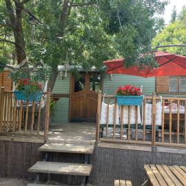 Roulotte en bois Sud France, hotel Le Soler városában