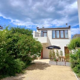 Dunes et Mer - Terrace, garden and free parking space, hotel v Ostende