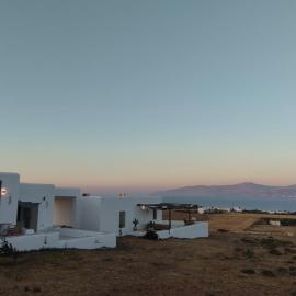 White House with Sea View, hotel in Ambelas