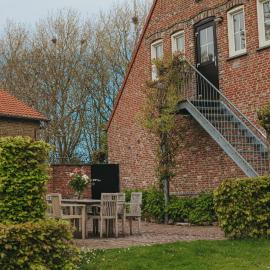 de Kafzolder 6-8 persoons appartement、レトランヘメントのホテル