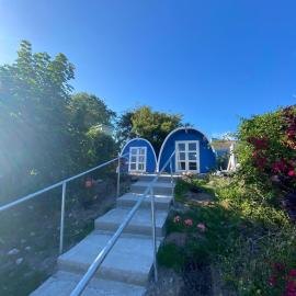 A house and a half on Beara peninsula, hotel a Castletownbere