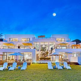 Dolphin Coast YOLO Spaces - The White House Boutique Villa