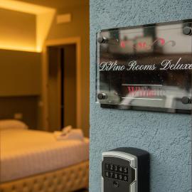 DiVino Rooms Deluxe, hotel i Sabbio Chiese