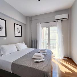 Zea Apartments, hotel in Piraeus