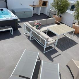 Luxury Two Bedroom Apartment with Private Roof Terrace and Hot Tub