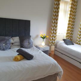 Troon Beach Town Golf Apartment Troon Ayrshire、トルーンのホテル