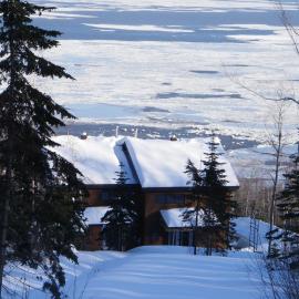 Aires du Massif - Aquilon et Sirocco vacances et SPA, hôtel à Petite-Rivière-Saint-François