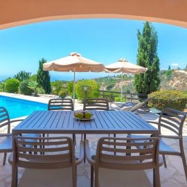 Resitour - Perneri Three Bedroom Villas, hótel í Tala