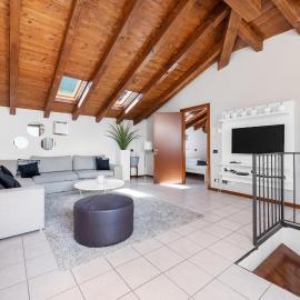 CasaCamelia 35, 3 BDRM with view Lake Como, hôtel à Acquaseria