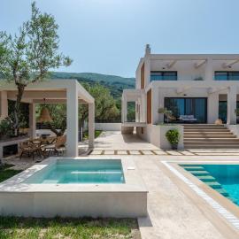 Delight Luxury Villa - Contemporary Elegance & Tranquility, by ZanteWize, ξενοδοχείο στη Ζάκυνθο Πόλη