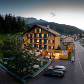 Grischalodge das Hotel mit Bergblick seit 1929 - schlicht, preiswert und mit einem touch Nostalgie, khách sạn ở Parpan