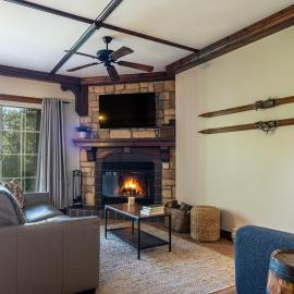 Le Boisé (Les Manoirs) Mont-Tremblant, khách sạn ở Mont-Tremblant