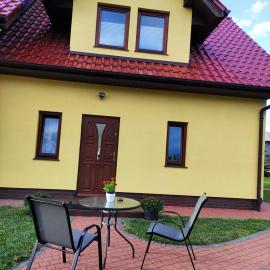 Apartament Pod Lasem osobne wejście monitorowany bezpłatny parking, Hotel in Police