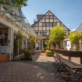 Ferienresidenz Brauneberger Hof an der Mosel nahe Bernkastel-Kues, хотел в Браунеберг