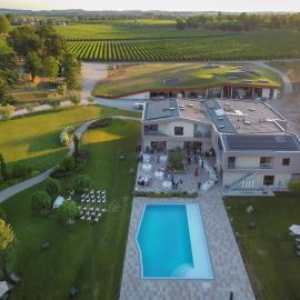 Viesnīca COBUE "Wine resort & Spa" pilsētā Pocolengo