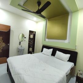Arambh Homestay, hotelli kohteessa Garudeshwar