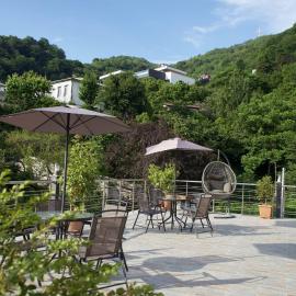 nira hotel