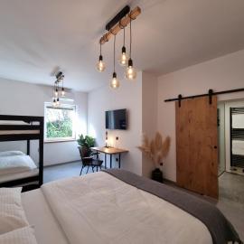 Pri Karlu Rooms & More, hótel í Maribor