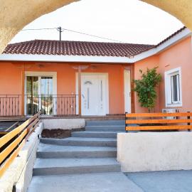 Rea House Razata 1