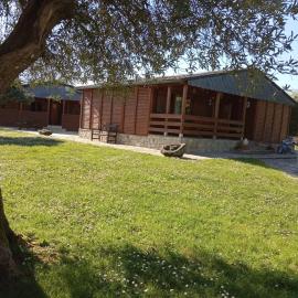 Casas de madera " A Chousa" en Roupar - Xermade, hotel em Roupar
