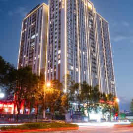 Grand Phoenix Hotel Bac Ninh، فندق في Bắc Ninh