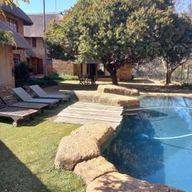 Khaya Africa Guesthouse、ミッドラントのホテル