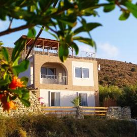 MyParadise-Farm Villa in the centre of South Crete, hotel a Kalamaki
