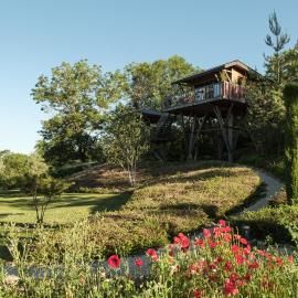 Le Domaine des Prés Verts Suites & Chambres avec Jacuzzi Privatif, מלון בJouey
