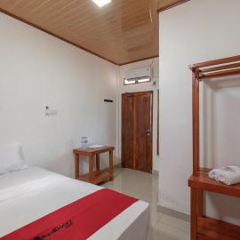 RedDoorz Syariah near Jakabaring Sport City Palembang, Hotel in Kertapati