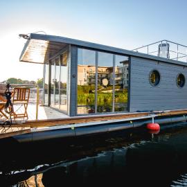 Houseboat- dom na wodzie z sauną i możliwością pływania