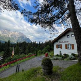 Bäckeralm© - B&B 16 +, Hotel in Mittenwald